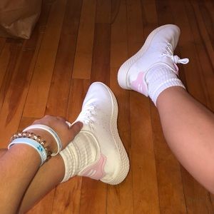 Size 8.5 Adidas Pharrell Williams